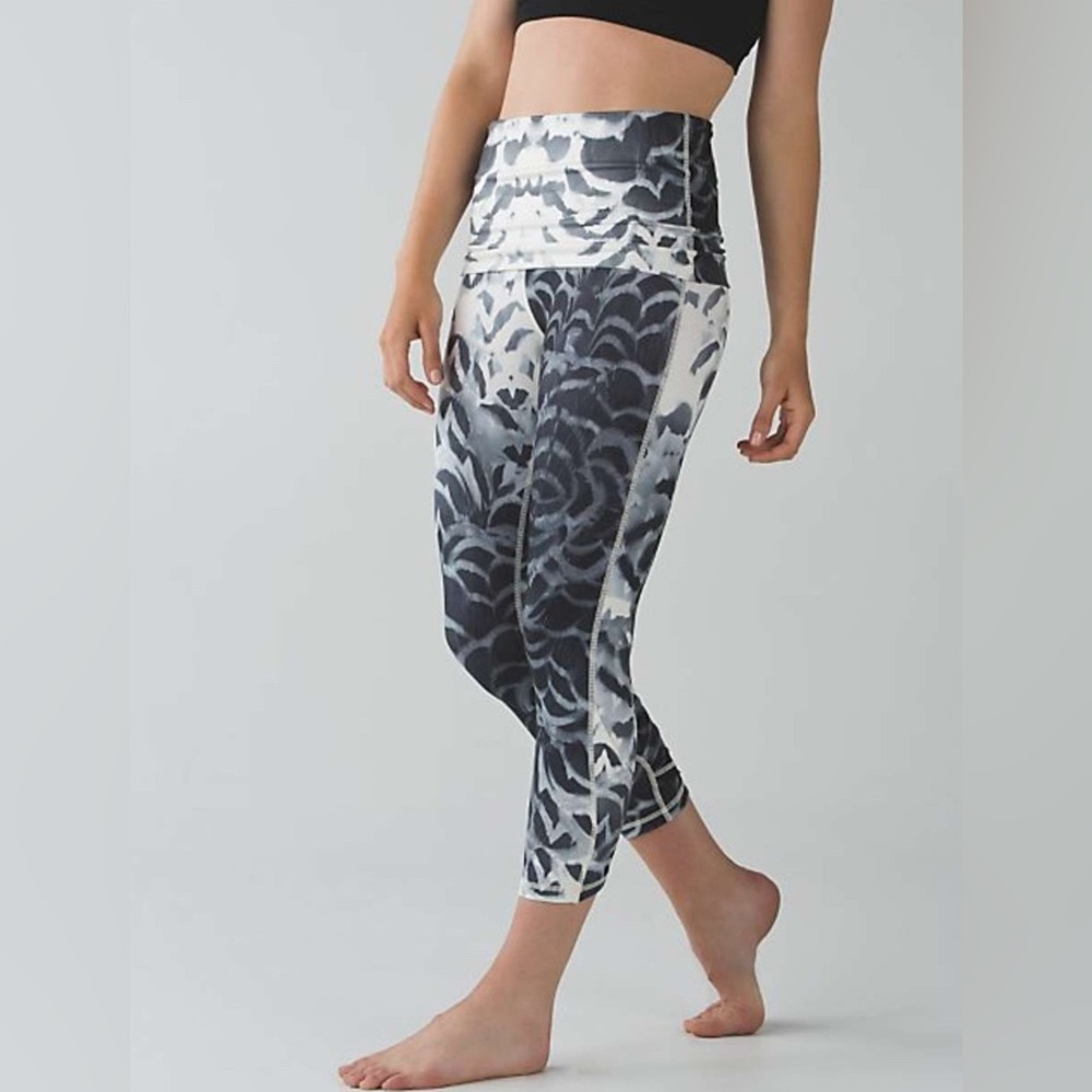 EUC 💎 Lululemon Wunder Under Pant*SE Dance Pretty Plume Angel Wing Black 6